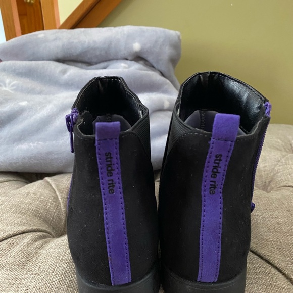 Stride Rite - Picture 2 of 4